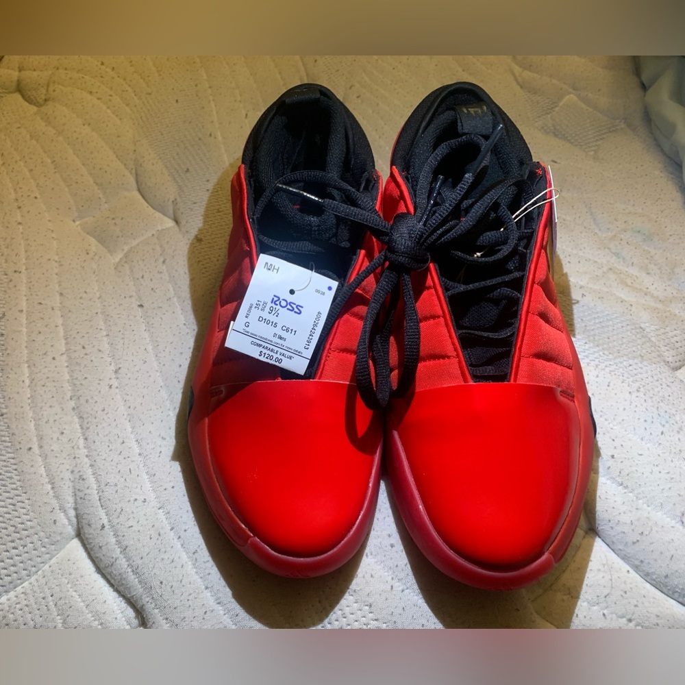 Adidas James Harden Volume 7 Size 9 1/2 New with tags